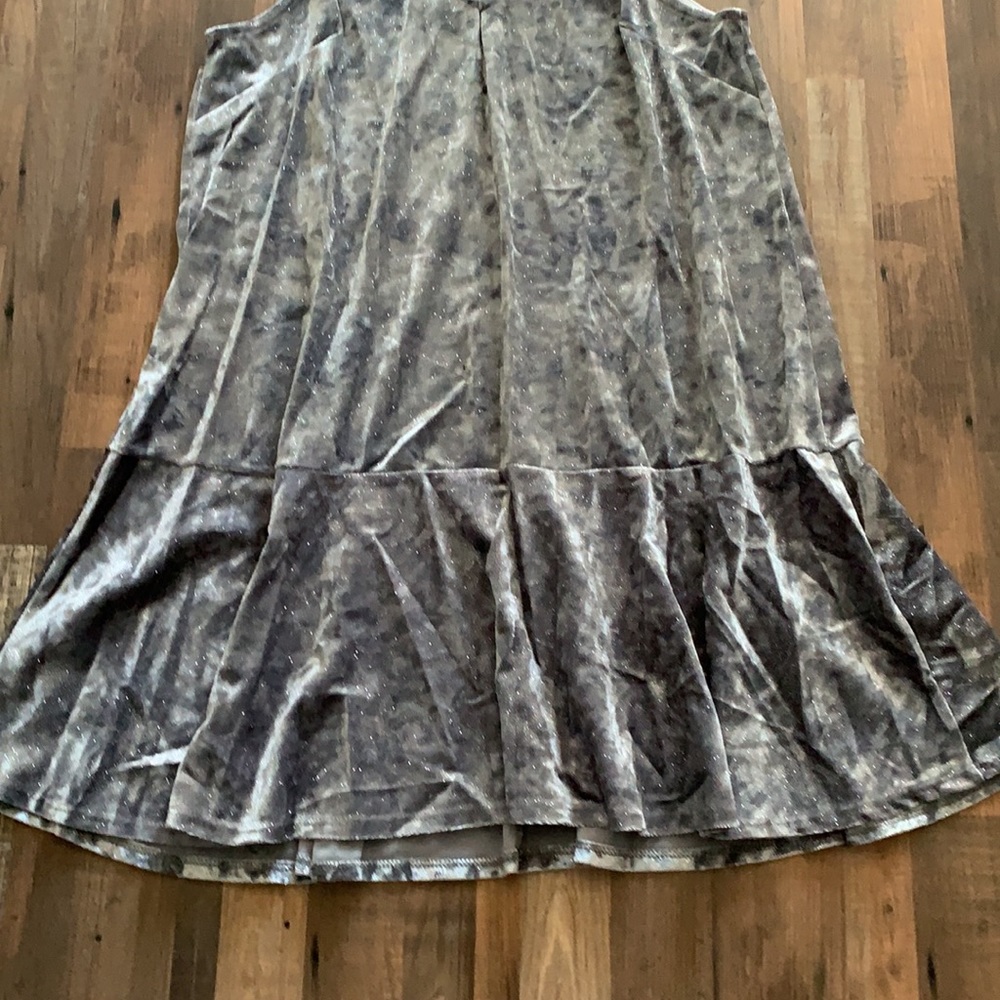 Glitter - Picture 4 of 5